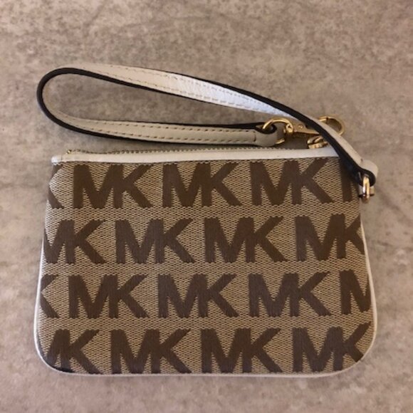 Michael Kors monogrammed wristlet EUC - Picture 2 of 14